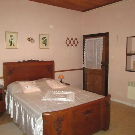 Maison Cosy Avec Terrasse, 3 Chambres, Wifi, Animaux Acceptes, Ideal Pour Familles En Meuse - Fr-1-585-2 Kır Evi Breheville