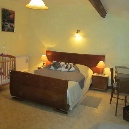 Maison Cosy Avec Terrasse, 3 Chambres, Wifi, Animaux Acceptes, Ideal Pour Familles En Meuse - Fr-1-585-2 Kır Evi *